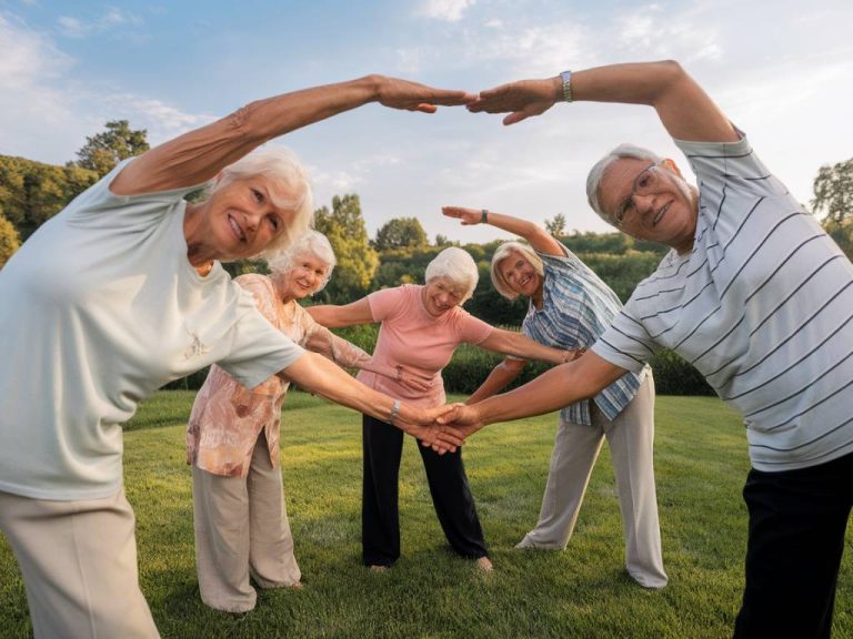 L’importance des étirements pour éviter les douleurs musculaires chez les seniors