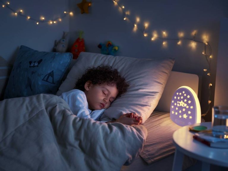 les bienfaits de la mélatonine pour améliorer le sommeil chez les enfants